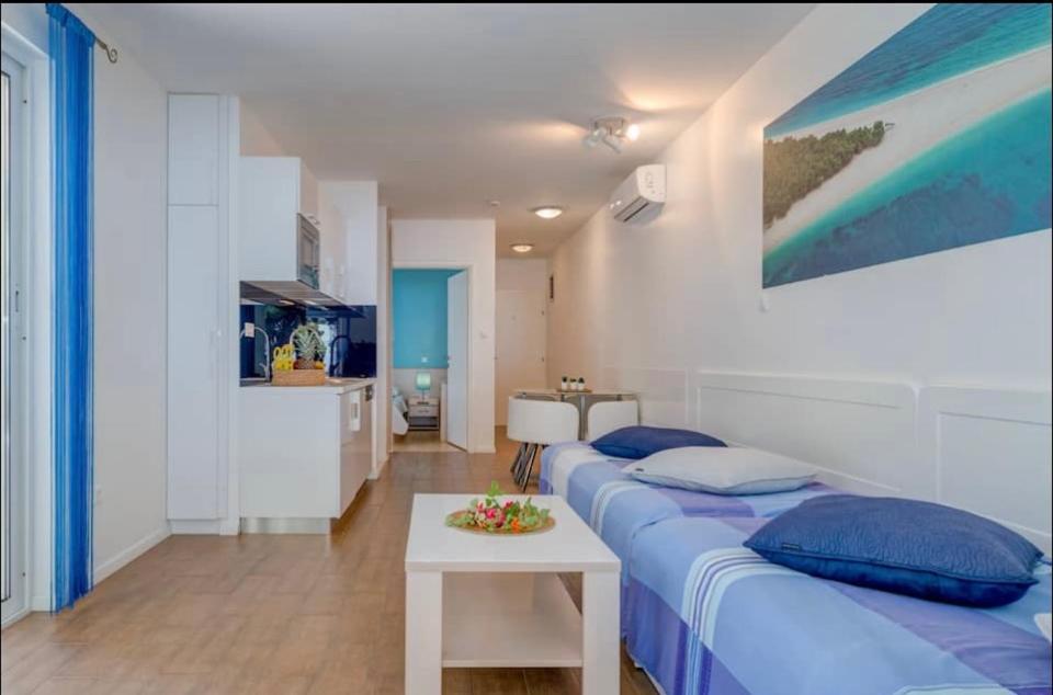 Apartment Promenade Zlatni Rat Bol Esterno foto